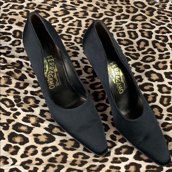 Salvatore Ferragamo Shoes - Vintage 1993 Salvatore Ferragamo Silk Satin Pump Black